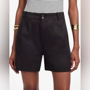 NWT The Drapey Twill Pleated Short, size 12